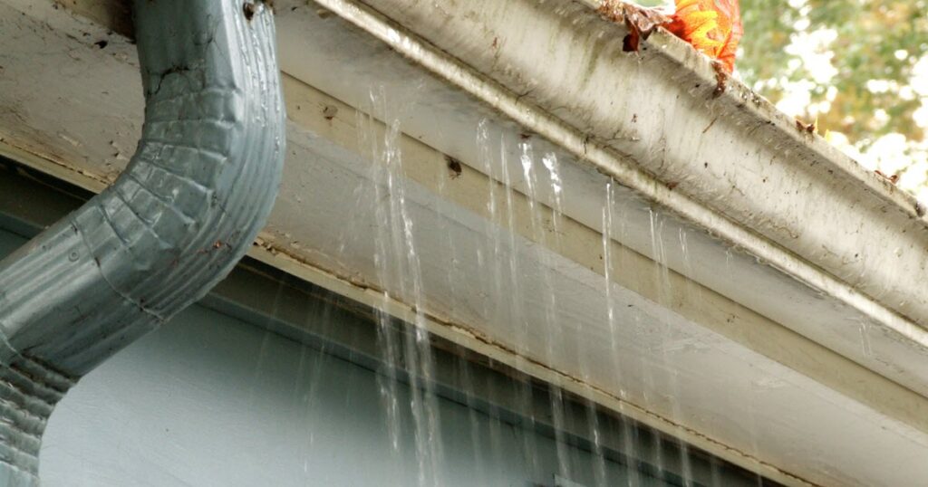 Gutter Leaks: Causes and Solutions